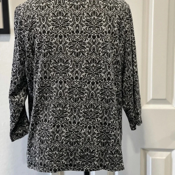 Croft & Barrow Quarter Sleeve V-Neck Printed Top Size 1x - Picture 3 of 4